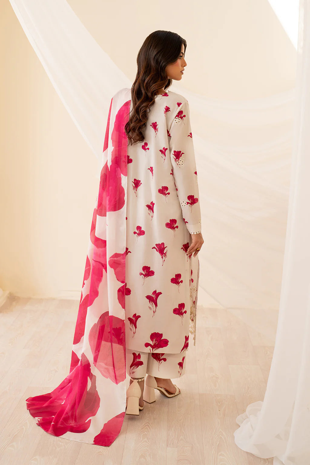 Borer Embroidered Printed Lawn 03-Piece Suit | Stitched