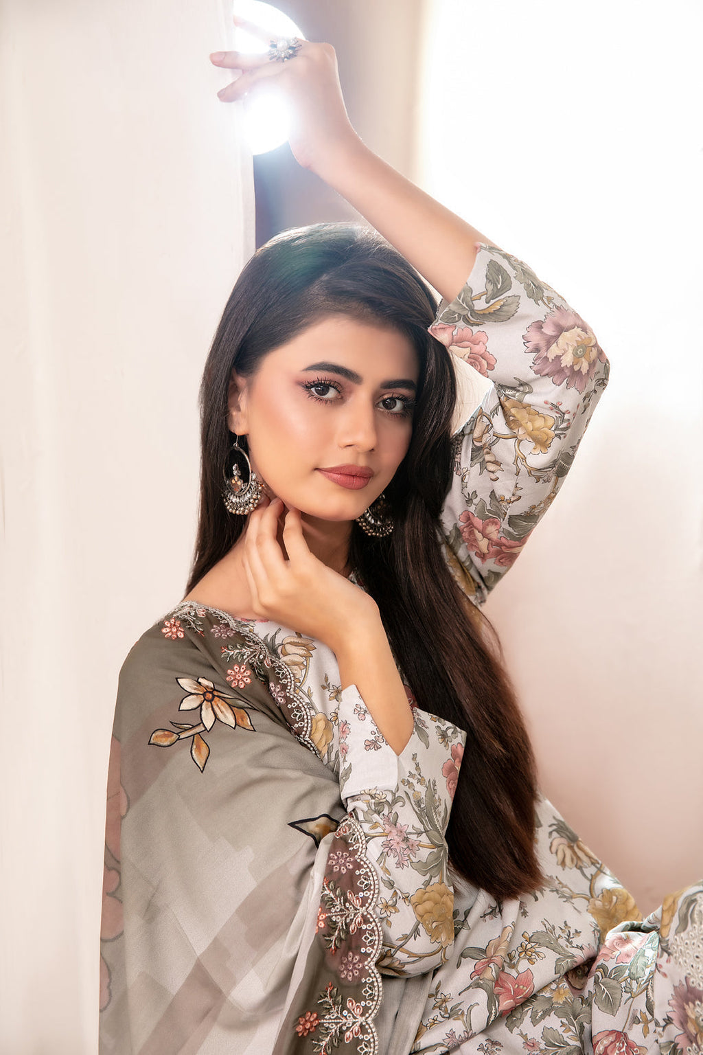 Embroidered Lawn 3-Piece Suit