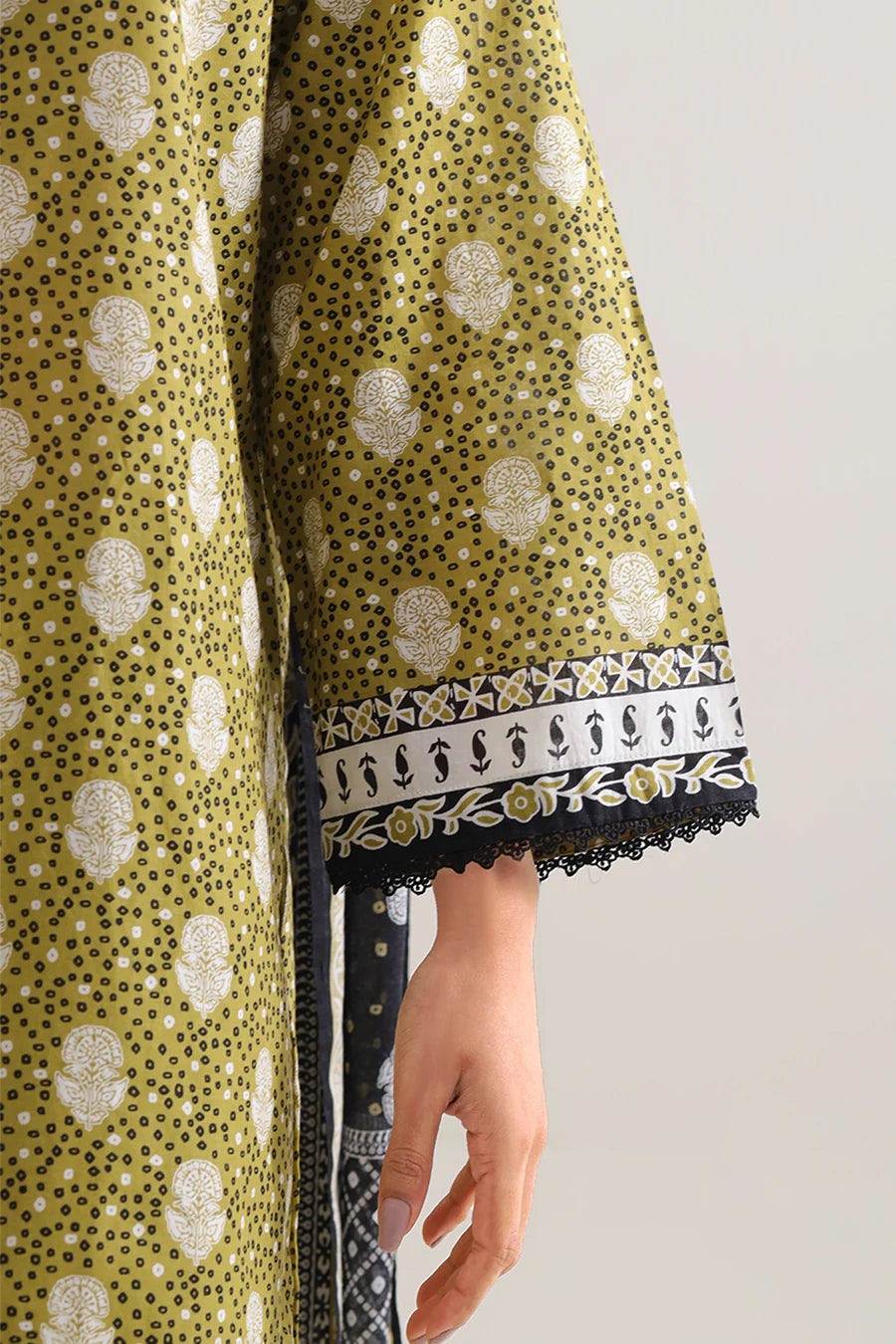03-Piece Printed Lawn Suit - Ready To Wear