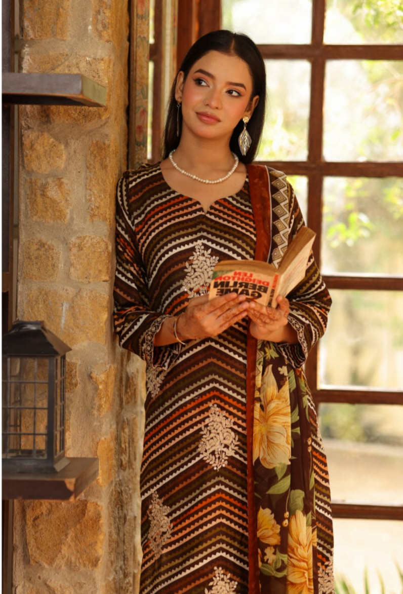 03-Piece Printed Lawn Suit - Ready To Wear