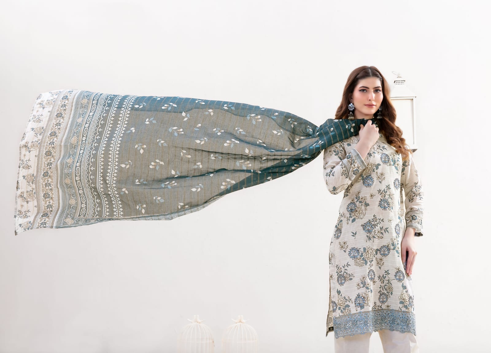03-Piece Printed Lawn Sit - Ready To Wear