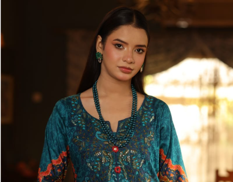 03-Piece Printed Lawn Suit - Ready To Wear